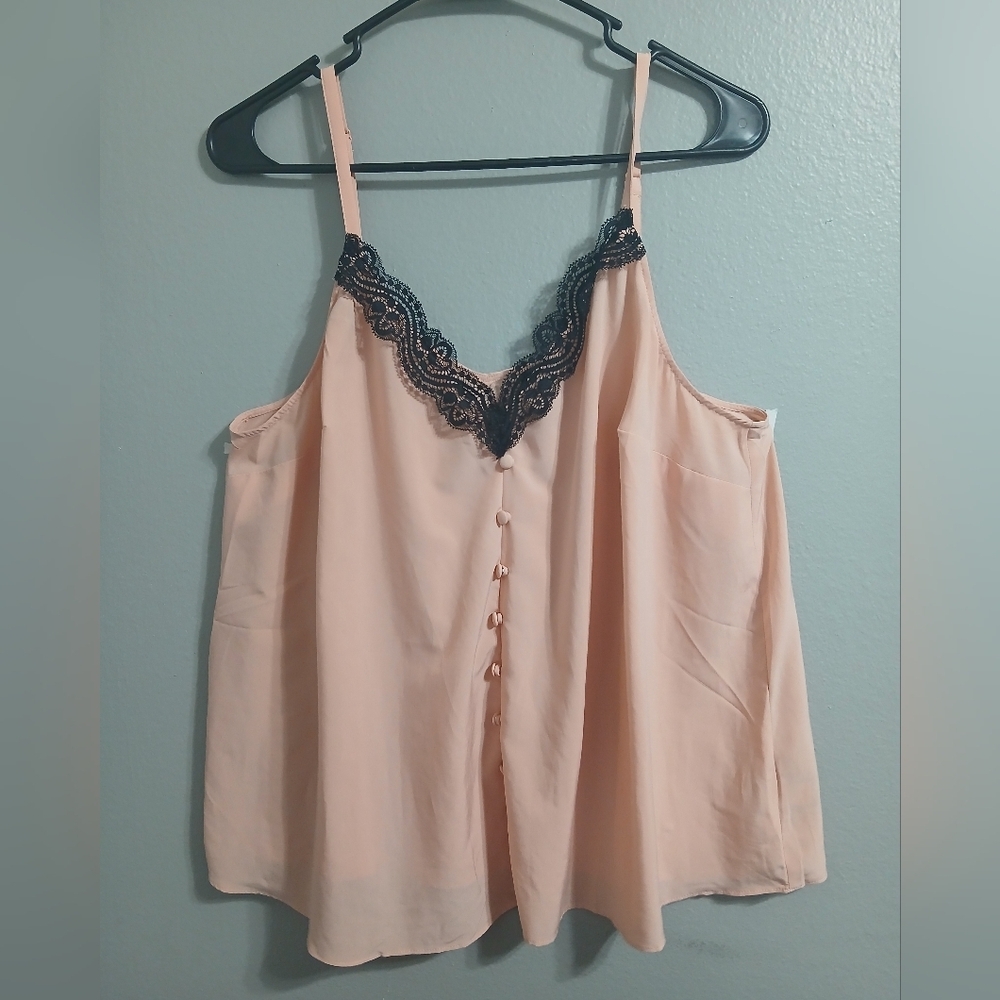 Torrid Peach Cami with‎ Black Lace Accent